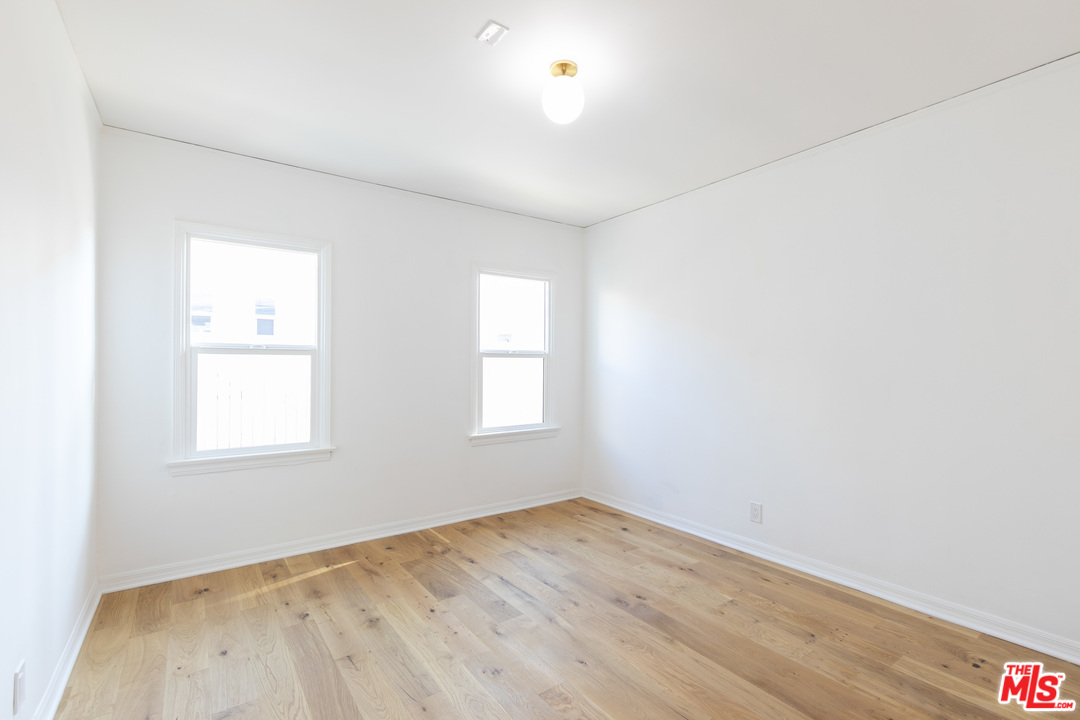 3036 Virginia Road, Unit 1 Los Angeles, CA 90016 - Photo 6 of 19 Gallery Image 6