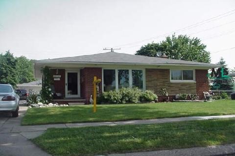 18227 Winsome Road Fraser, MI 48026 - Photo 1 of 9 572232.JPG