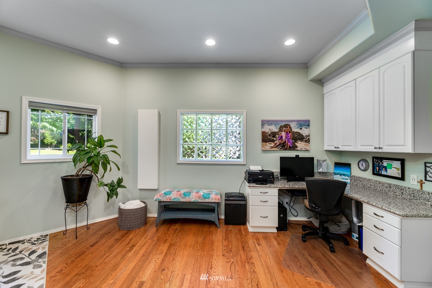 13819 3rd Drive Southeast Everett, WA 98208 - Photo 26 of 39 a work room with furniture a rug and a potted plant