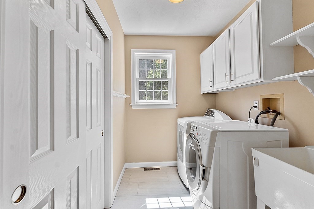 12 Chicory Road Westford, MA 01886 - Photo 14 of 32 Gallery Image 14