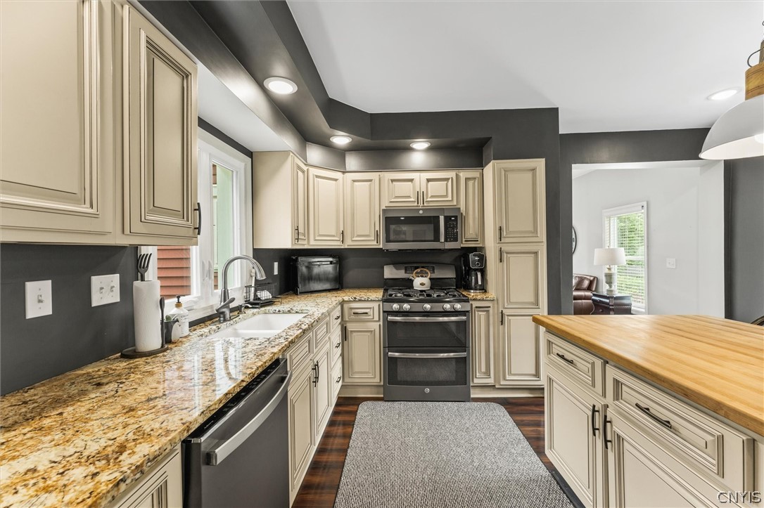 7834 State Street Road Throop, NY 13021 - Photo 11 of 36 Kitchen