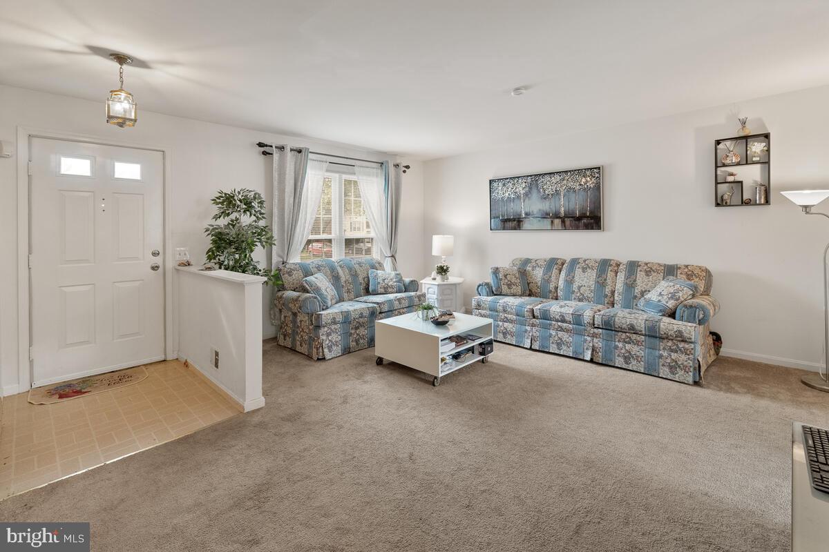 1657 Colonial Way Frederick, MD 21702 - Photo 3 of 30 Sunny, spacious living room