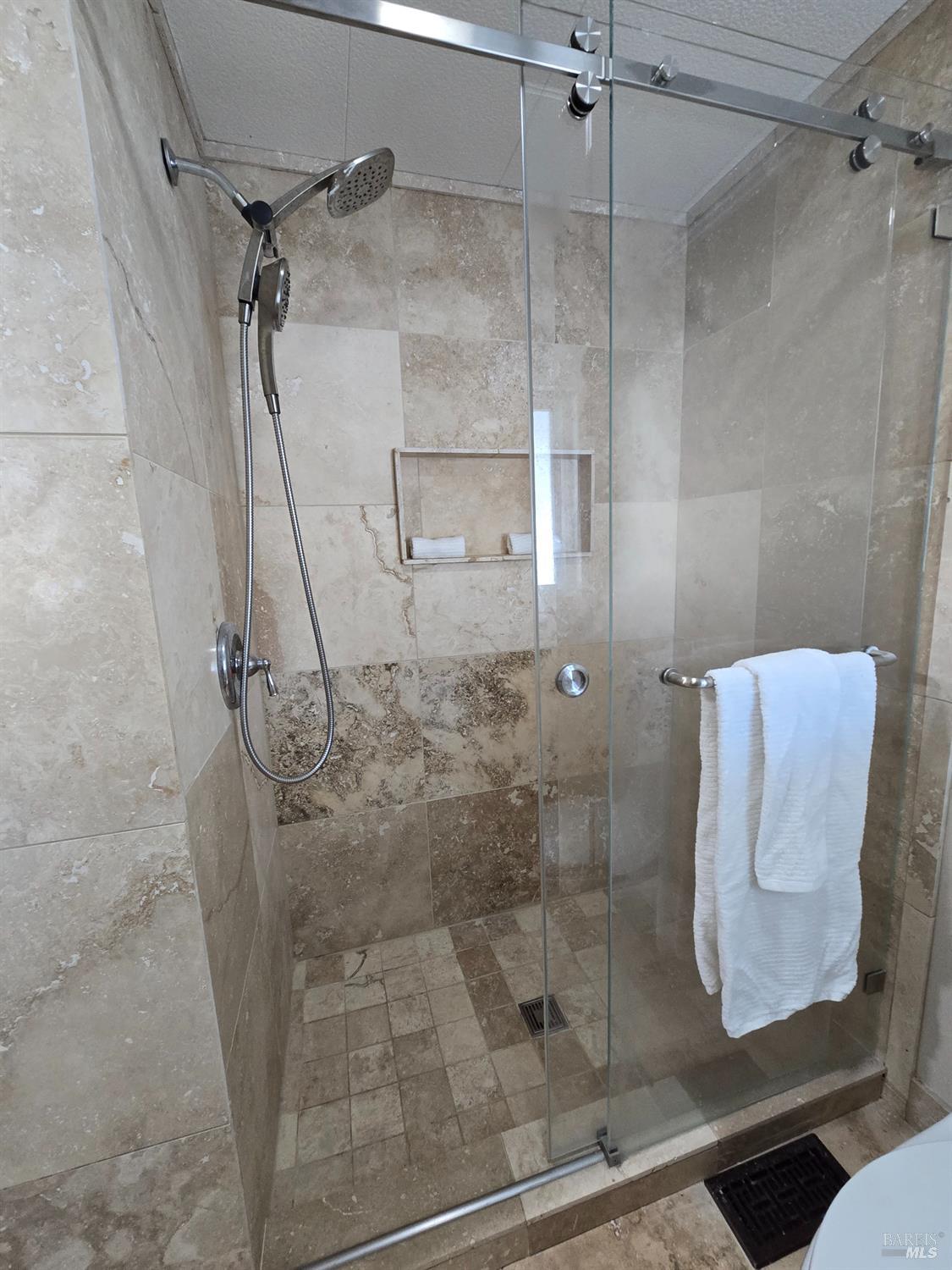 108 Cardinal Way Santa Rosa, CA 95409 - Photo 5 of 20 a bathroom with a shower