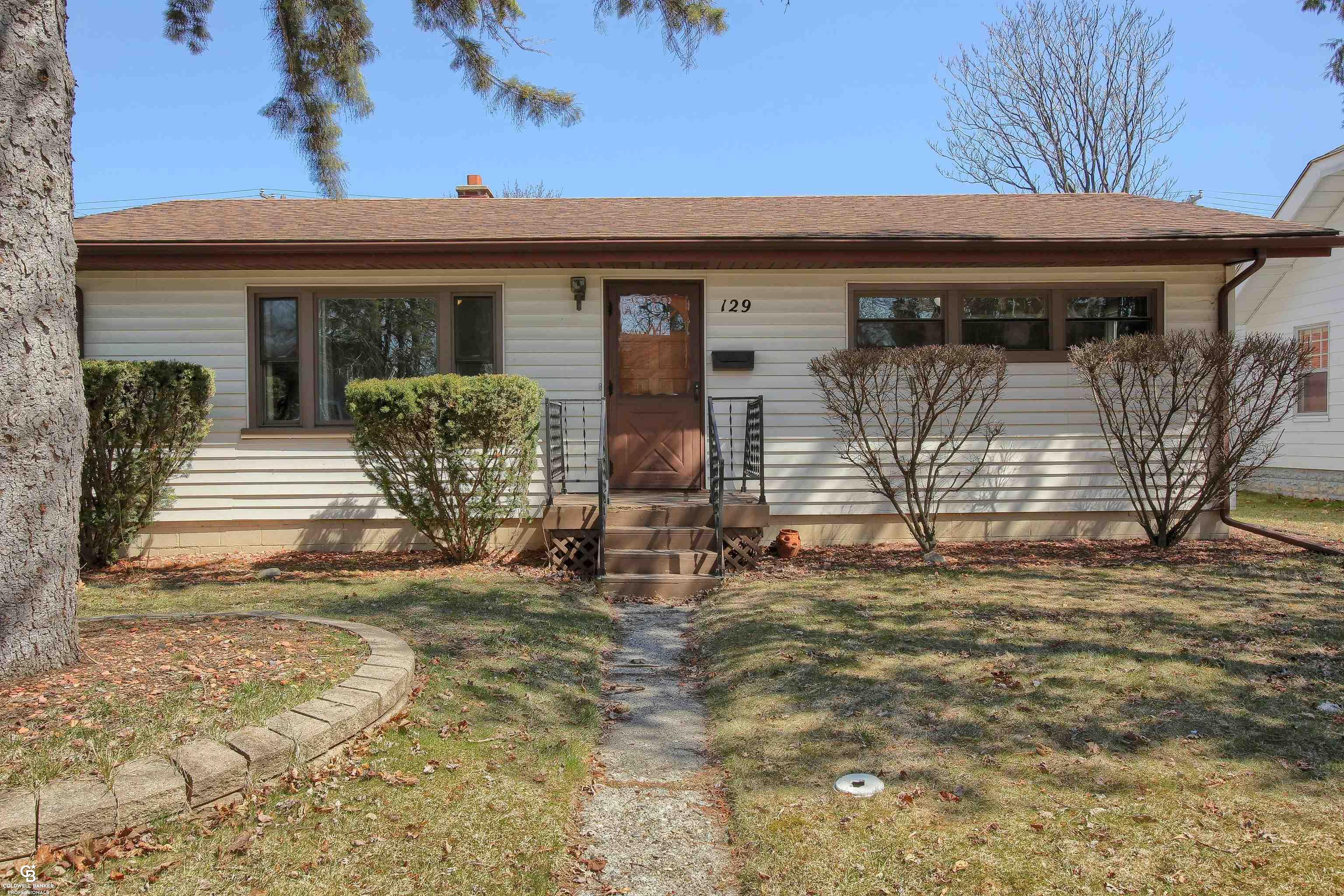 129 Riverside Drive Mount Clemens, MI 48043 - Photo 19 of 21 50104666-18.JPG
