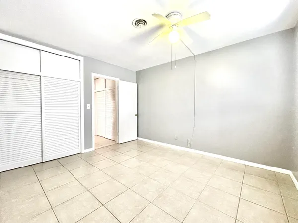$1,500 | 1021 Crystal Lake Drive, Unit 315, Deerfield Beach, FL 33064