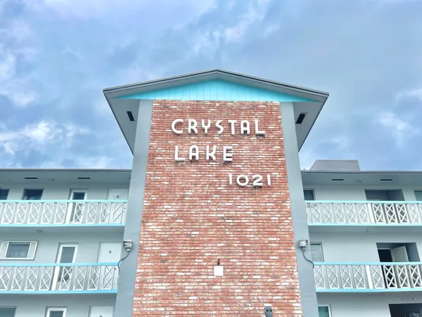 $1,500 | 1021 Crystal Lake Drive, Unit 315, Deerfield Beach, FL 33064