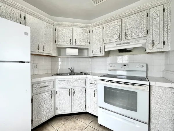 $1,500 | 1021 Crystal Lake Drive, Unit 315, Deerfield Beach, FL 33064