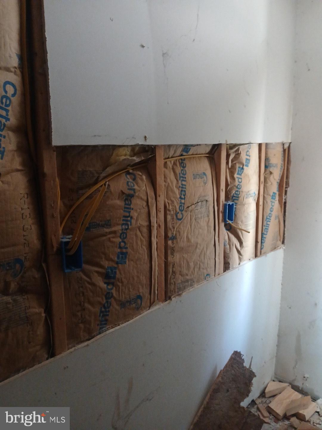 2932 Greenmount Avenue Baltimore, MD 21218 - Photo 5 of 15 a view of entryway