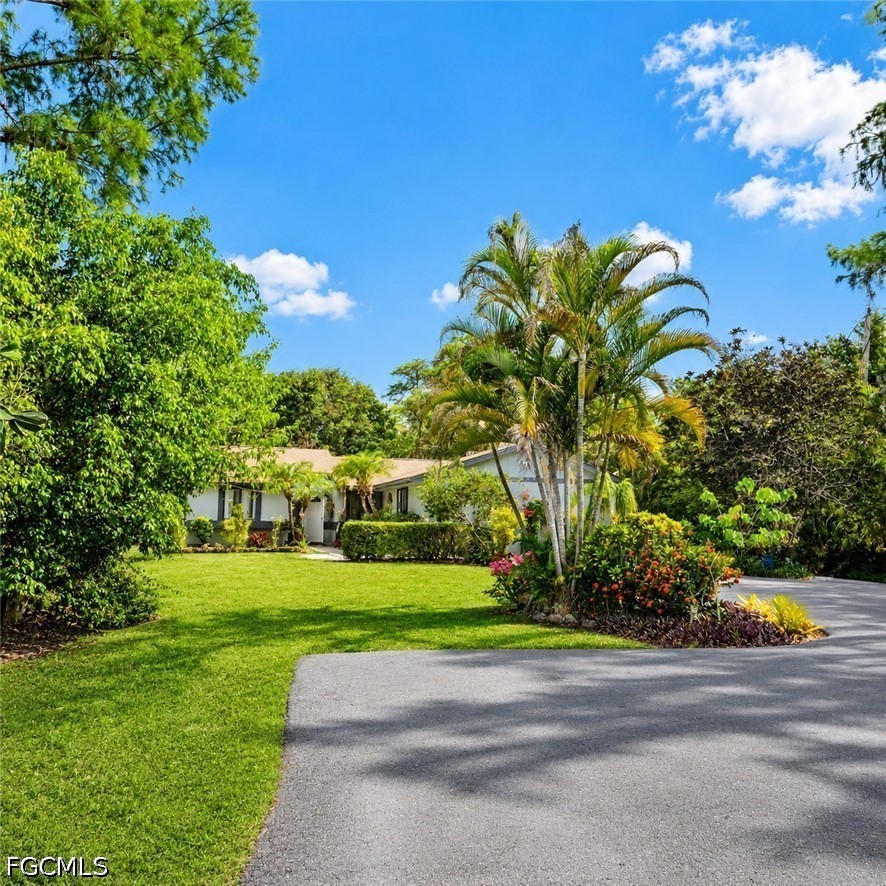 3534 White Boulevard Naples, FL 34117 - Photo 3 of 3 a view of a volley ball court