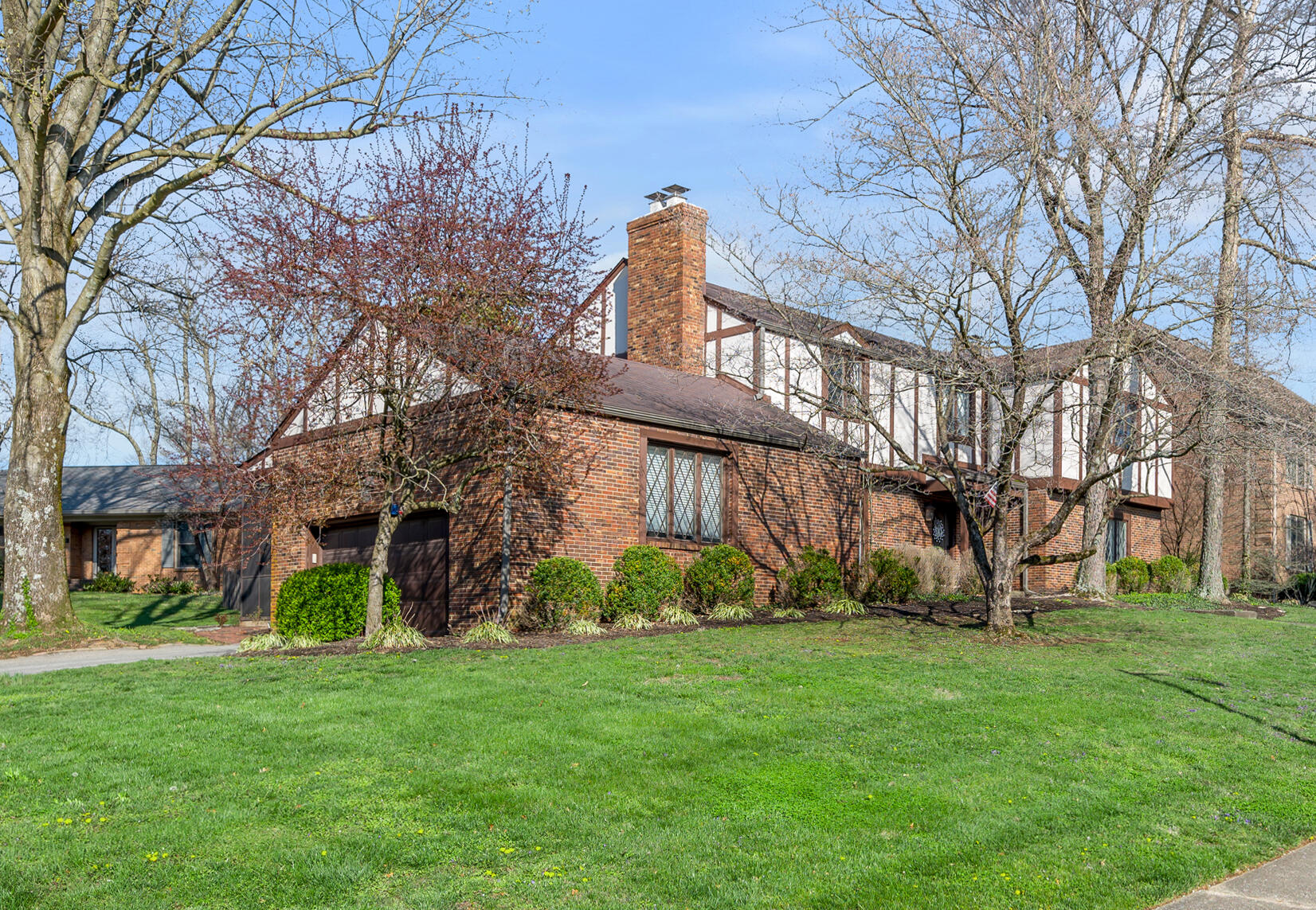 921 Chinoe Road Lexington, KY 40502 - Photo 4 of 14 TDB_3741