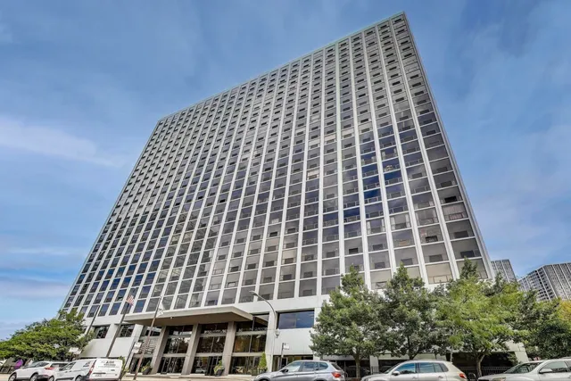 $175,000 | 4343 North Clarendon Avenue, Unit 1315, Chicago, IL 60613