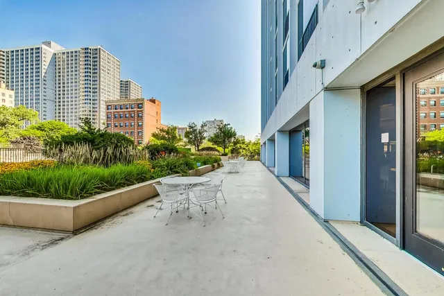 $175,000 | 4343 North Clarendon Avenue, Unit 1315, Chicago, IL 60613