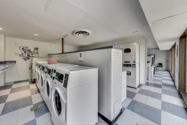 $175,000 | 4343 North Clarendon Avenue, Unit 1315, Chicago, IL 60613