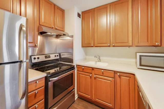 $175,000 | 4343 North Clarendon Avenue, Unit 1315, Chicago, IL 60613