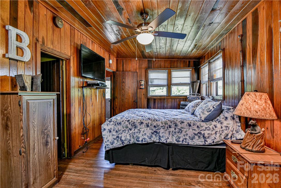 415 Weaverville Road Asheville, NC 28804 - Photo 20 of 47