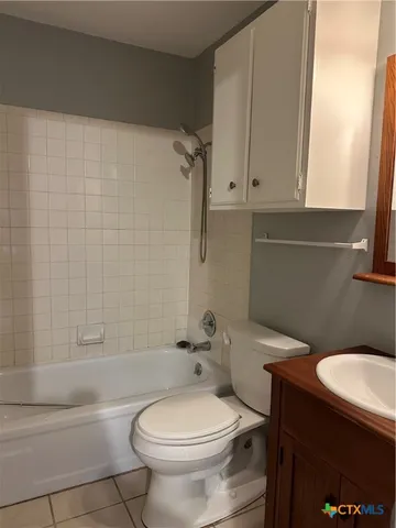 $1,200 | 1051 Country Club Drive, Unit 27, Seguin, TX 78155