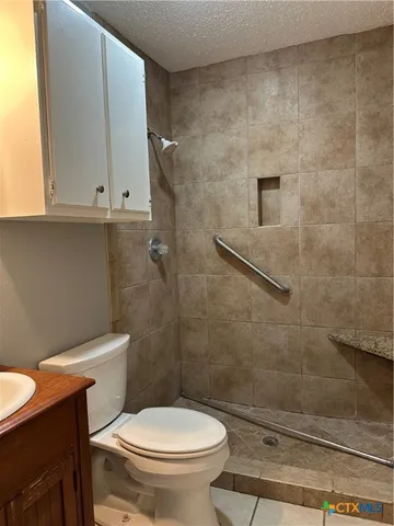 $1,200 | 1051 Country Club Drive, Unit 27, Seguin, TX 78155