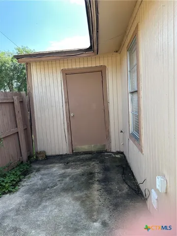 $1,200 | 1051 Country Club Drive, Unit 27, Seguin, TX 78155