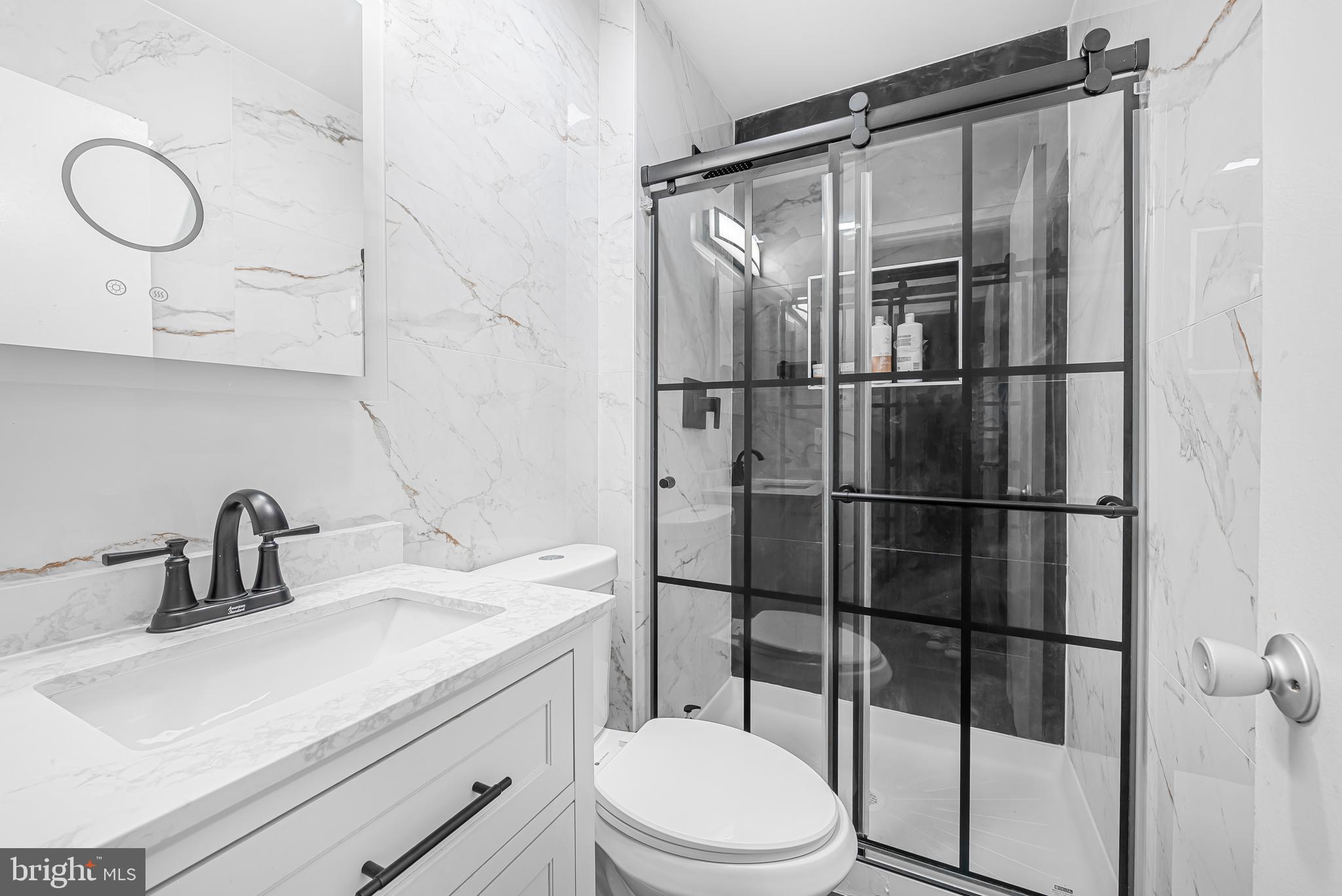 19300 Thomas Farm Road Gaithersburg, MD 20886 - Photo 21 of 26 Primary Bath