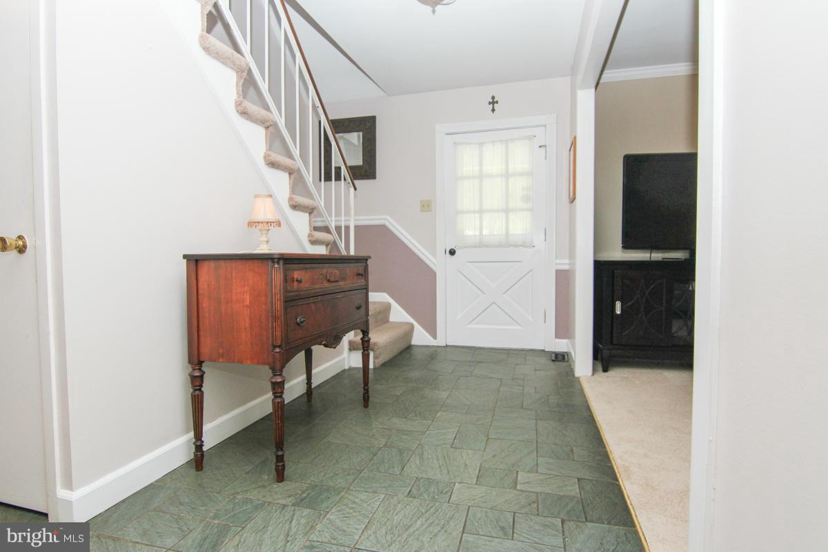 8713 Granite Lane Laurel, MD 20708 - Photo 9 of 30 Interior (General)