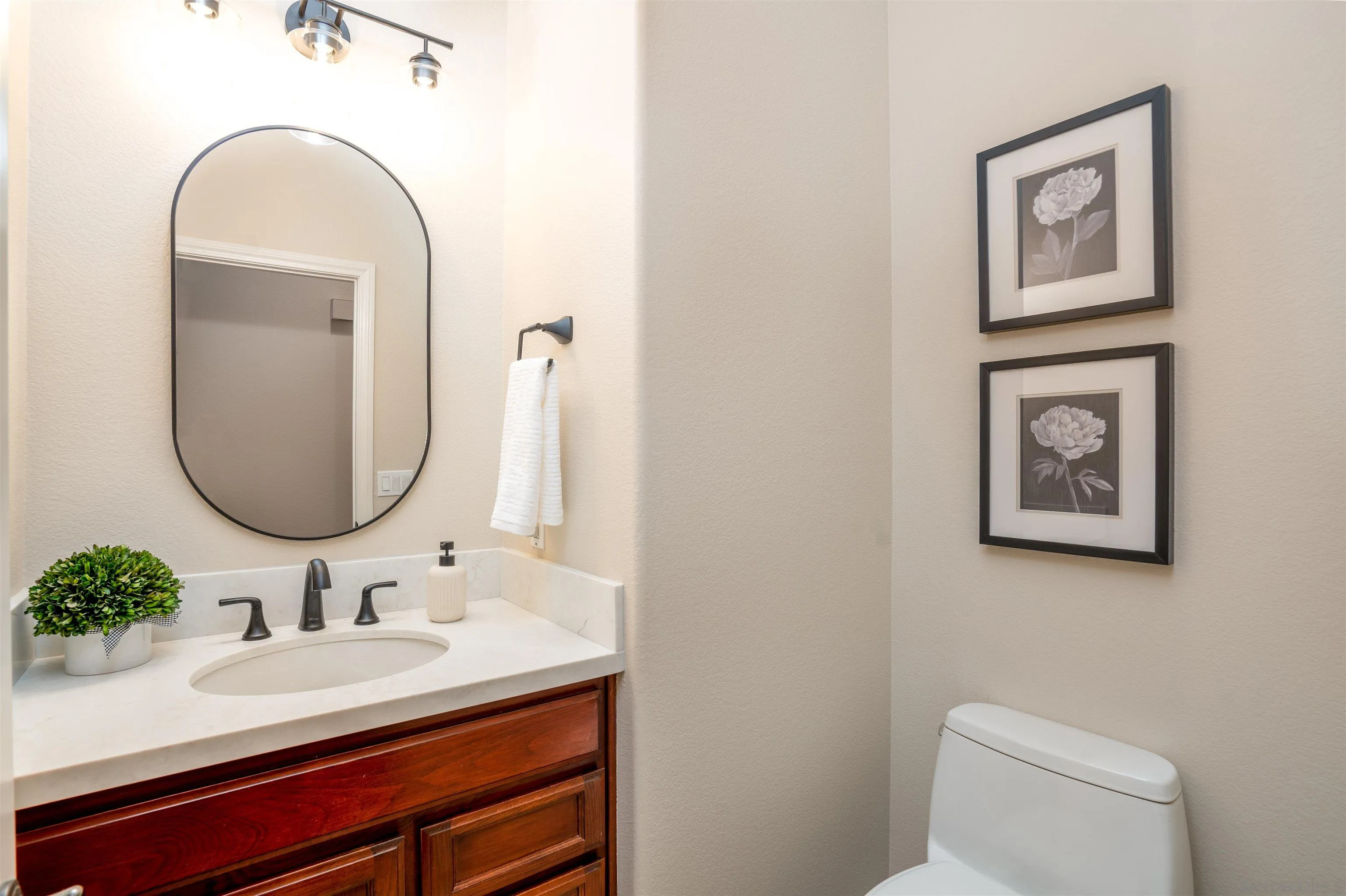 585 Inverlochy Drive Fallbrook, CA 92028 - Photo 19 of 44 Gallery Image 19