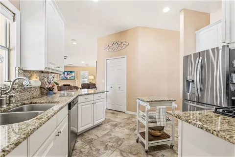 $549,000 | 5680 Riverboat Circle Southwest, Vero Beach, FL 32968