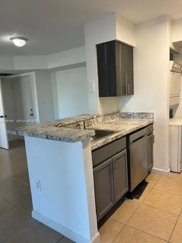 $2,050 | 15221 Southwest 80th Street, Unit 306, Miami, FL 33193