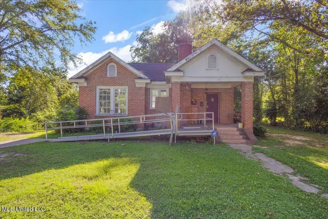 $65,000 | 2121 35th Avenue, Meridian, MS 39301