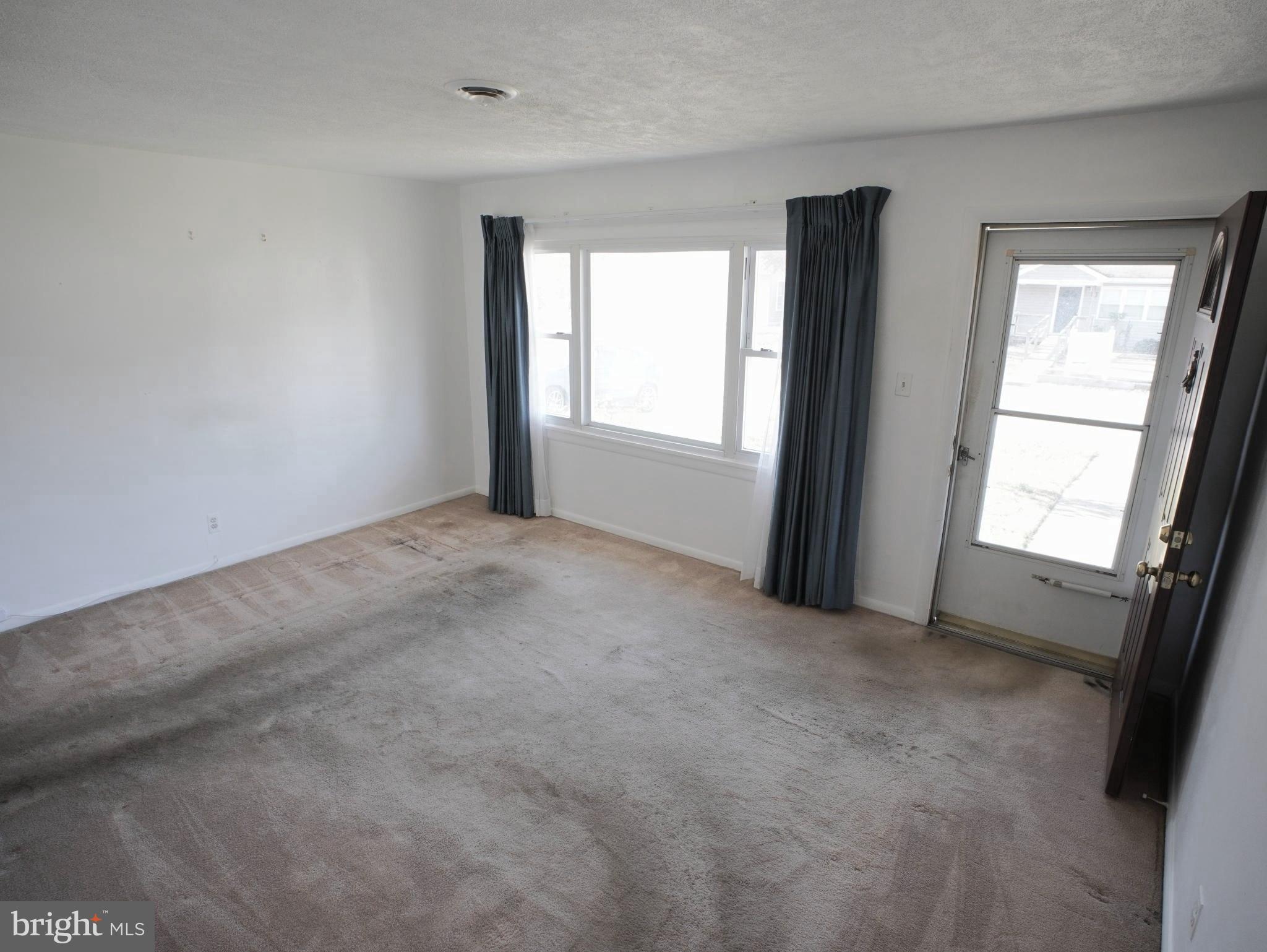 39 Oak Court Annapolis, MD 21401 - Photo 7 of 49