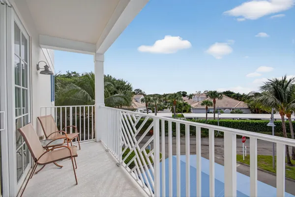 $1,000,000 | 834 Bay Colony Drive South, Juno Beach, FL 33408