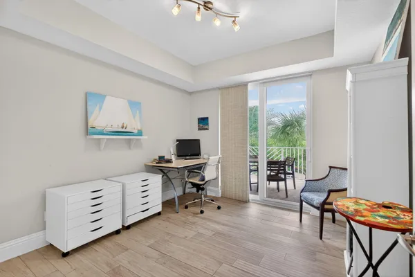 $1,000,000 | 834 Bay Colony Drive South, Juno Beach, FL 33408