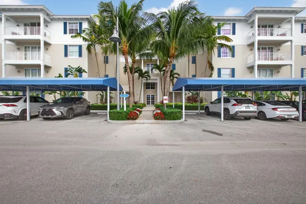 $1,000,000 | 834 Bay Colony Drive South, Juno Beach, FL 33408