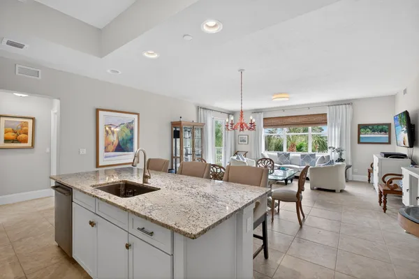 $1,000,000 | 834 Bay Colony Drive South, Juno Beach, FL 33408