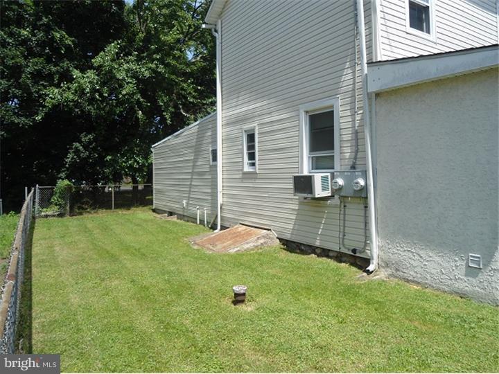 732 Brown Street Bristol, PA 19007 - Photo 4 of 21 Exterior Side