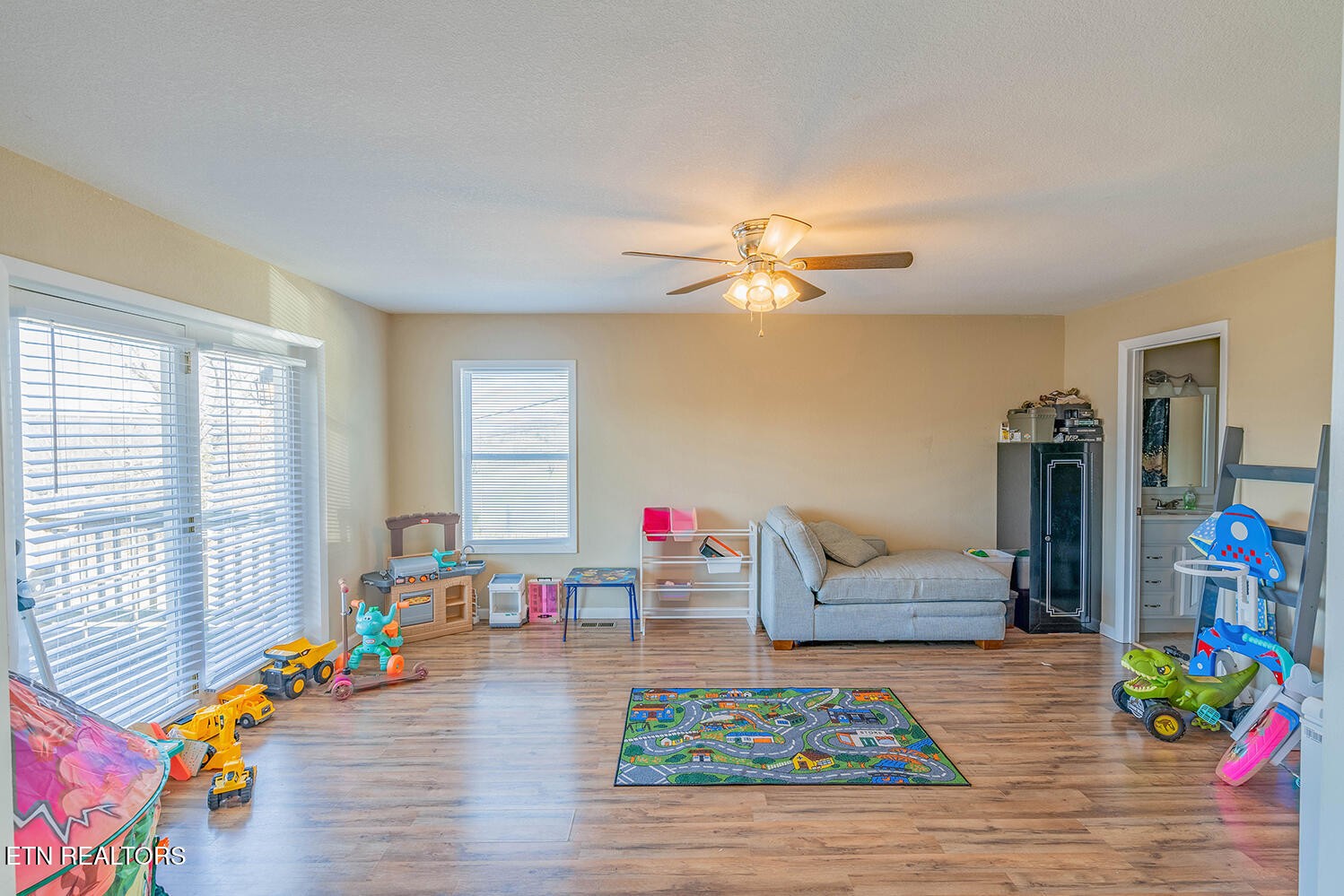 561 Mt Zion Road Jacksboro, TN 37757 - Photo 12 of 39 Gallery Image 12