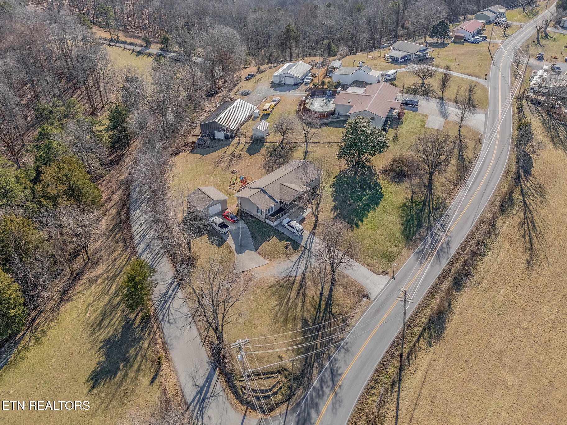 561 Mt Zion Road Jacksboro, TN 37757 - Photo 36 of 39 Gallery Image 36