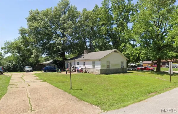 $1,500 | 1912 North 17th Street, Belleville, IL 62226