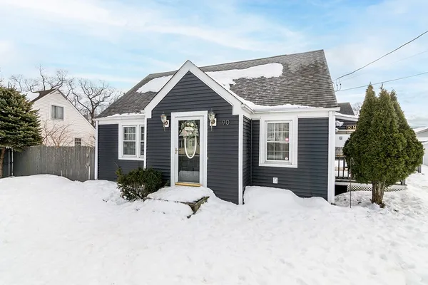 $425,000 | 90 Massachusetts Avenue, Warwick, RI 02888