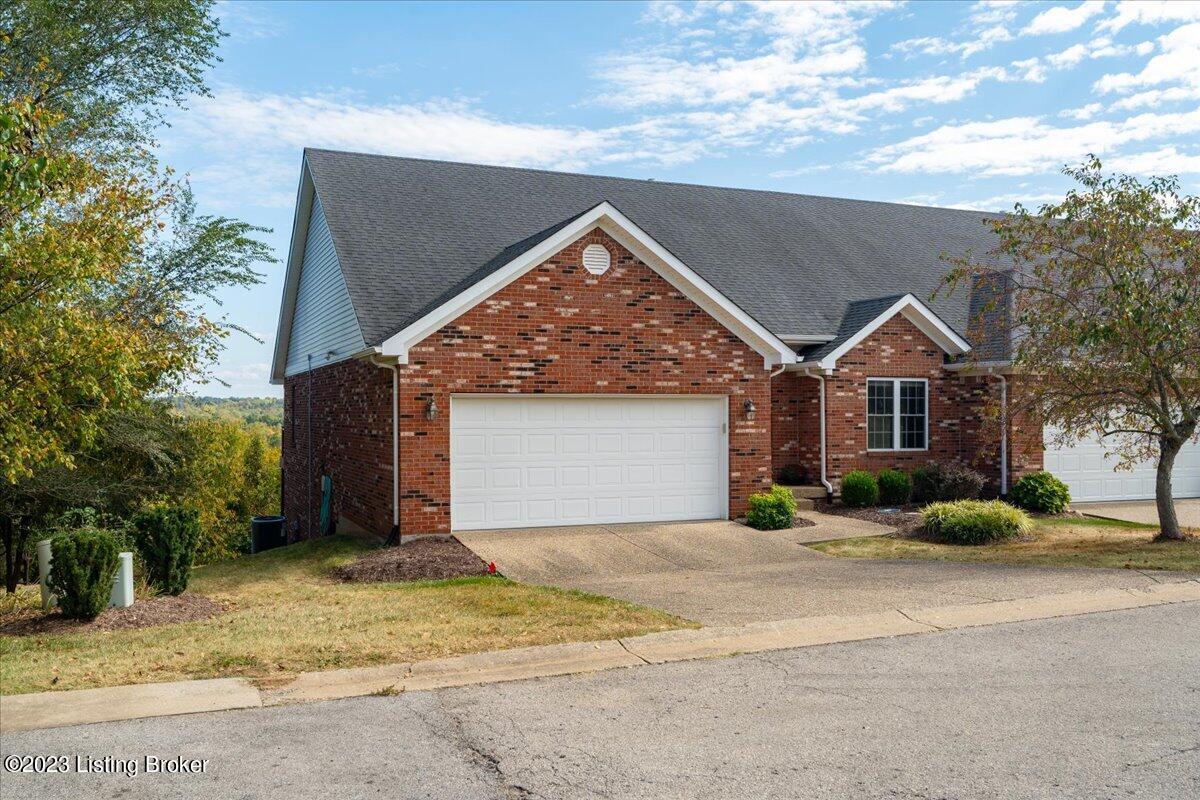 4228 Garden Ridge Road Crestwood, KY 40014 - Photo 1 of 39 End unit!