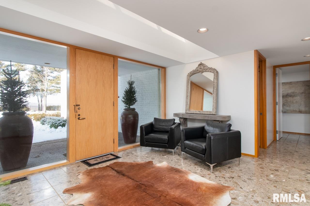 602 East High Point Road Peoria, IL 61614 - Photo 8 of 50 Gallery Image 8