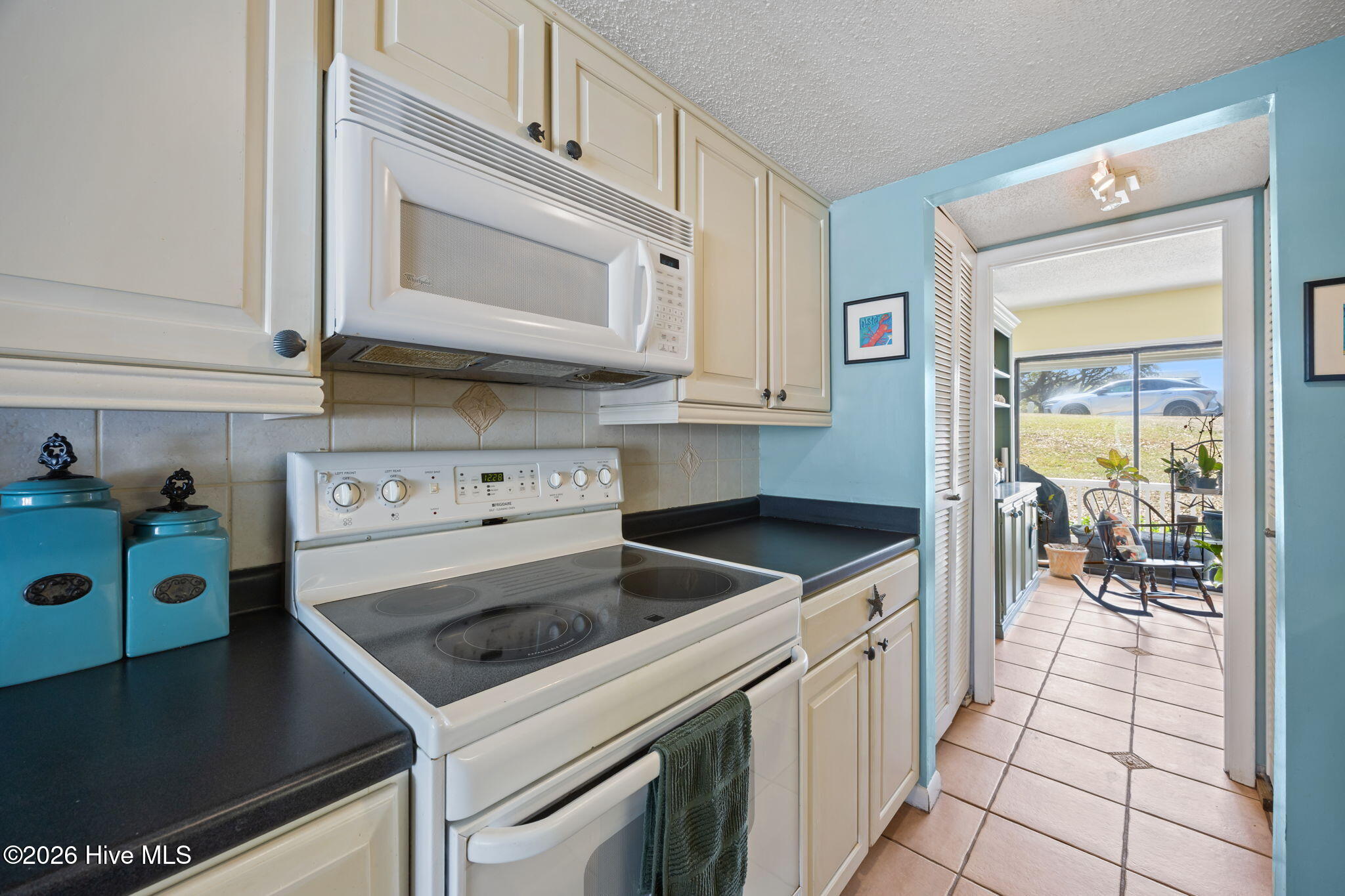 130 Salter Path Road, Unit B9 Pine Knoll Shores, NC 28512 - Photo 10 of 58 27-web-or-mls-IMG_9157
