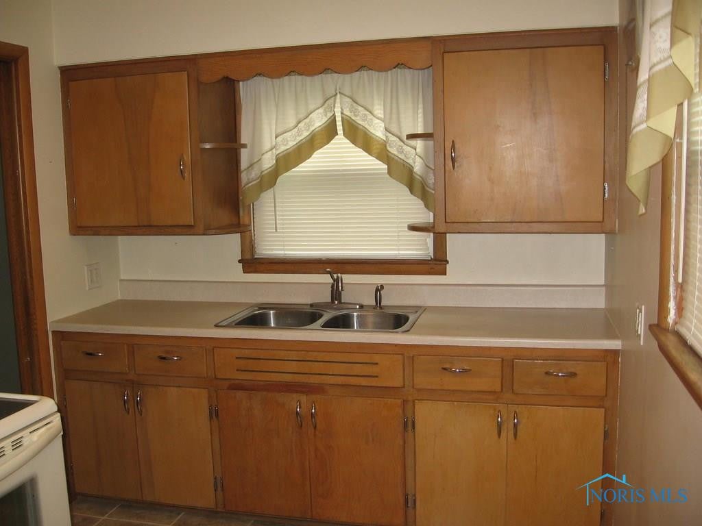 1542 Gilbert Road Toledo, OH 43614 - Photo 5 of 18 Gallery Image 5