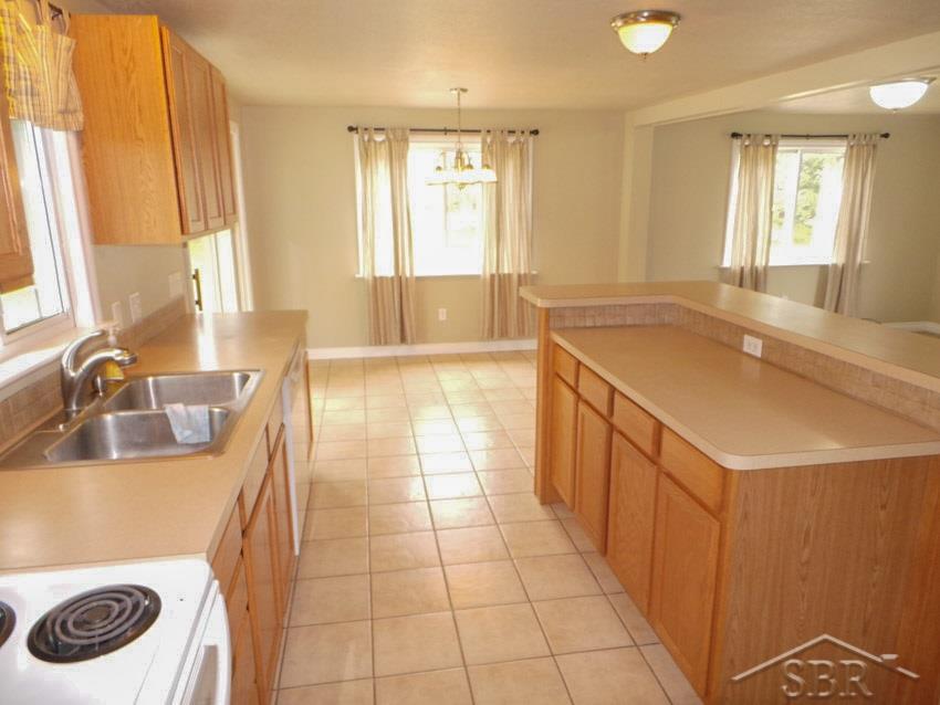 8435 North State Road Chesaning, MI 48616 - Photo 8 of 20 31289229-7.JPG