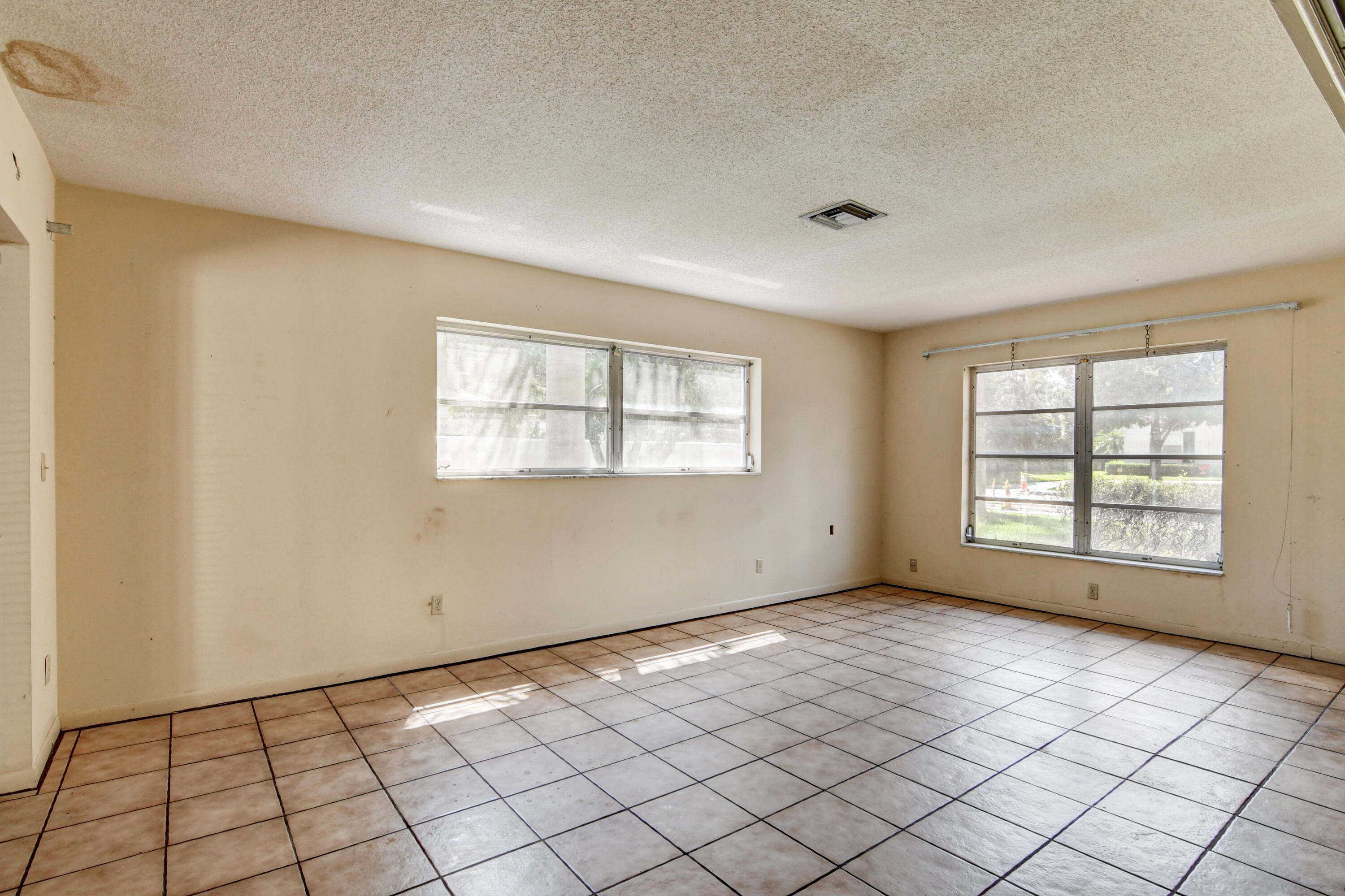 3408 Washington Road West Palm Beach, FL 33405 - Photo 16 of 33 28_dsc_4362_3_4_5_6