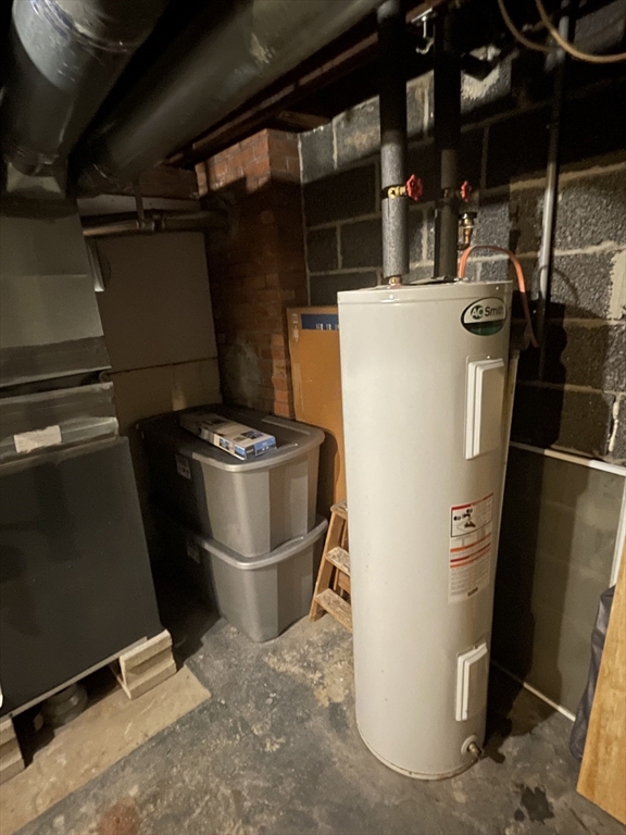 40 Ames Street Springfield, MA 01104 - Photo 10 of 14