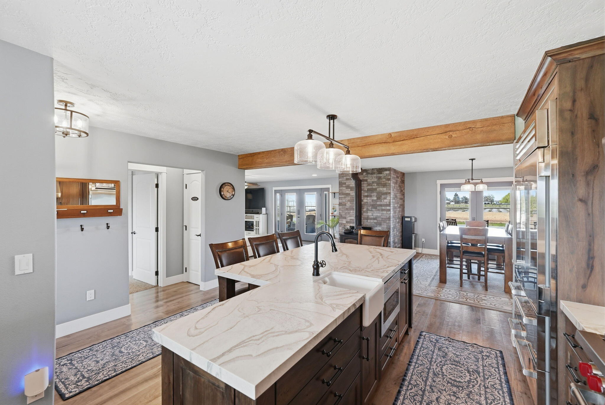 26345 Walker Road Bend, OR 97701 - Photo 22 of 98 21-web-or-mls-Riley_Visuals_057