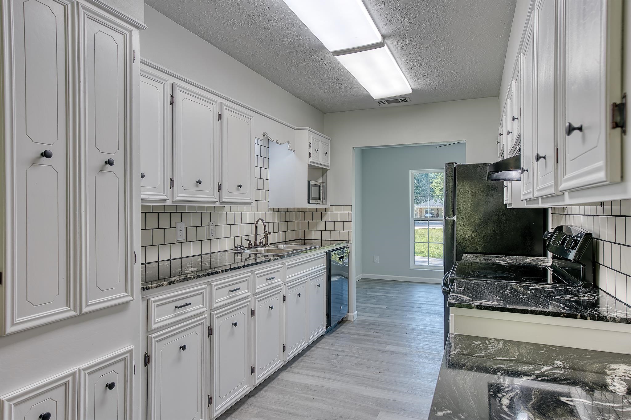 5824 Reeves Drive Silsbee, TX 77656 - Photo 15 of 46