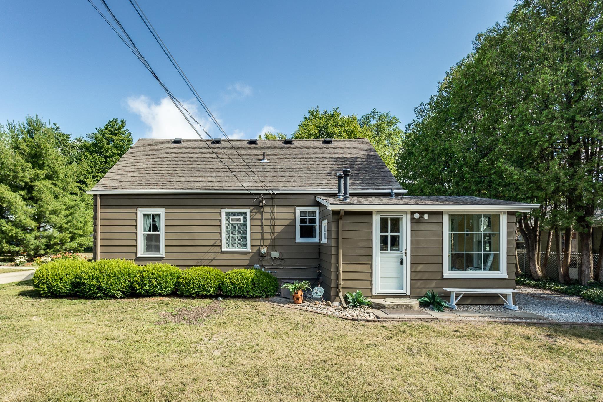 7358 Maple Road Lexington, MI 48450 - Photo 5 of 46 50108290-4.JPG