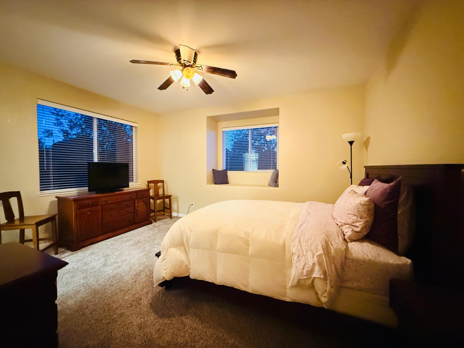 611 Sunrise Road Copperopolis, CA 95228 - Photo 24 of 29 a bedroom with bed tv and table