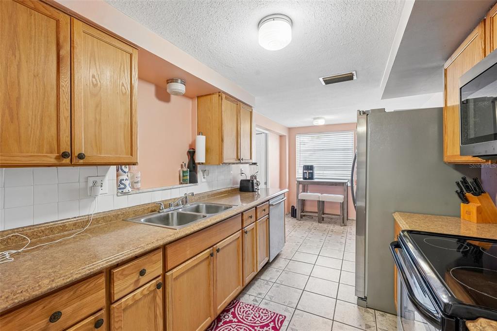 1133 Grand Boulevard Holiday, FL 34690 - Photo 5 of 35